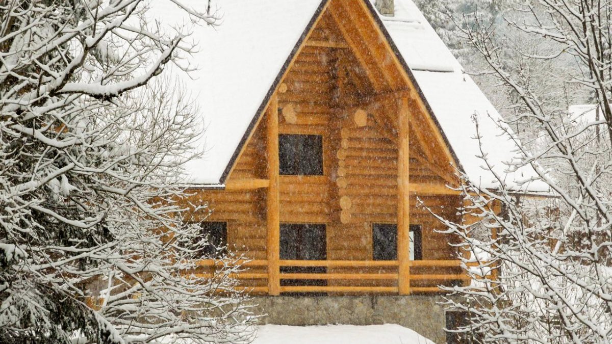 Pensiunea Larix din Rachițele - cabana din bușteni necalibrați